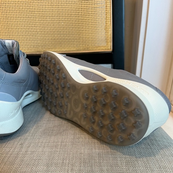 Ecco Sneakers women’s (8-8.5) 39 - Picture 11 of 13